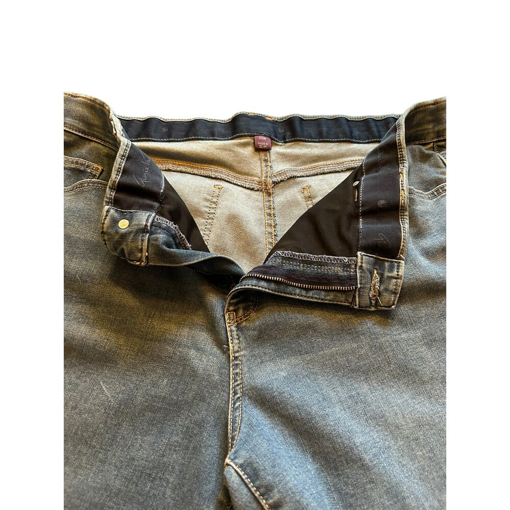 Gloria Vanderbilt Revolution Solution Jeans - Size 20 - Picture 12 of 12